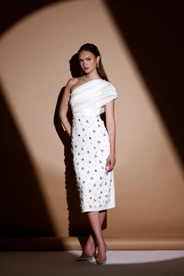 Julia Beyaz Kalem Elbise