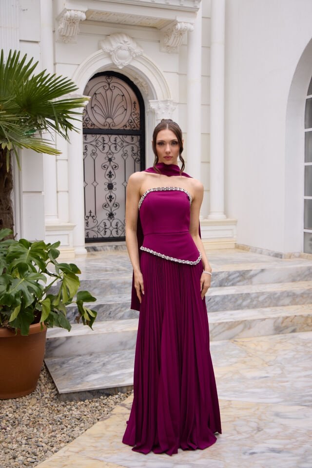 Amanda Bordo Kristal Taş İşlemeli Plise Detaylı Elbise