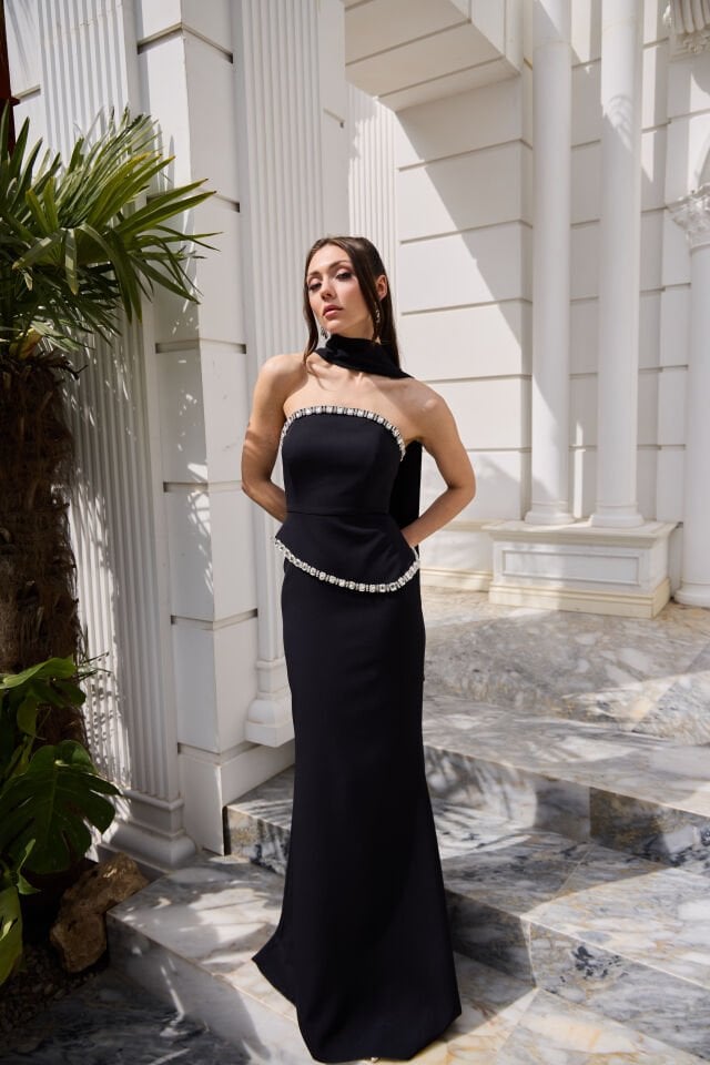 Sorbe Siyah Kristal İşlemeli Balık Elbise