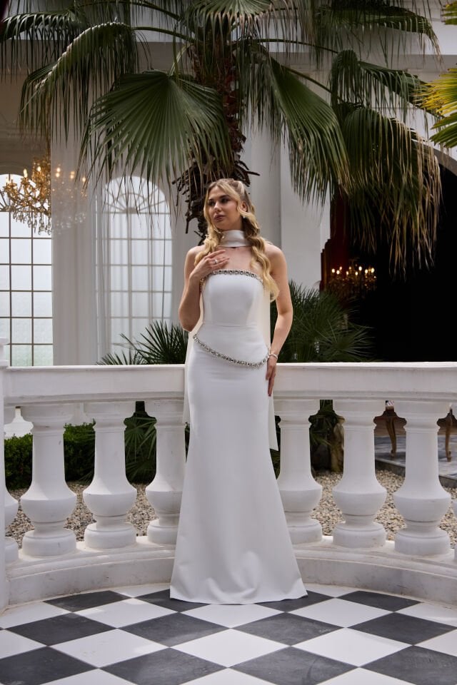 Sorbe Beyaz Kristal İşlemeli Balık Elbise